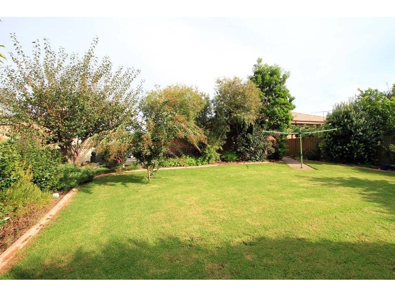 66 NIGHTINGALE AVENUE, Wodonga VIC 3690