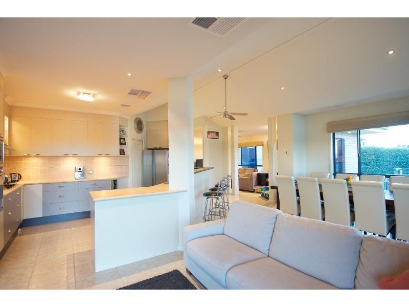 39 FIRESTONE WAY, Wodonga VIC 3690