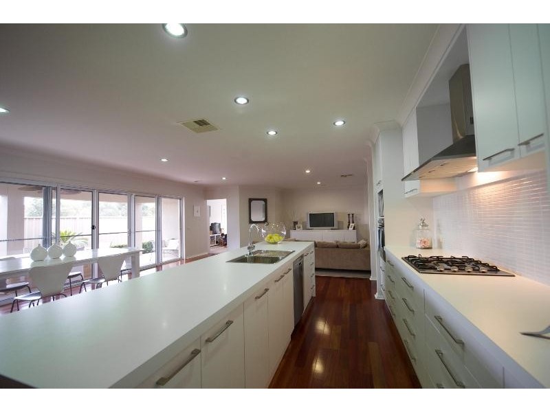 10 PAPERBARK COURT, Thurgoona NSW 2640