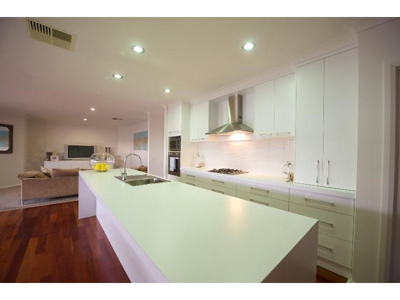 10 PAPERBARK COURT, Thurgoona NSW 2640