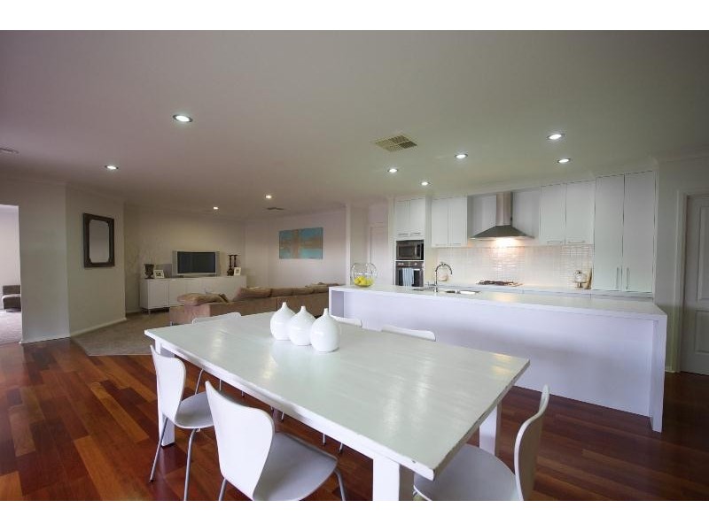 10 PAPERBARK COURT, Thurgoona NSW 2640