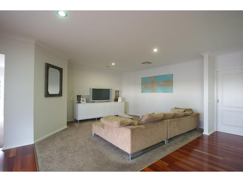 10 PAPERBARK COURT, Thurgoona NSW 2640