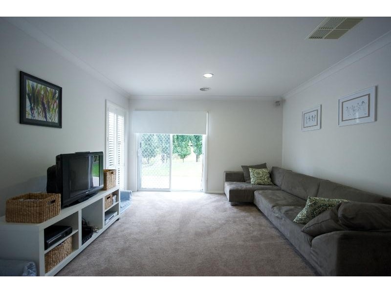 10 PAPERBARK COURT, Thurgoona NSW 2640