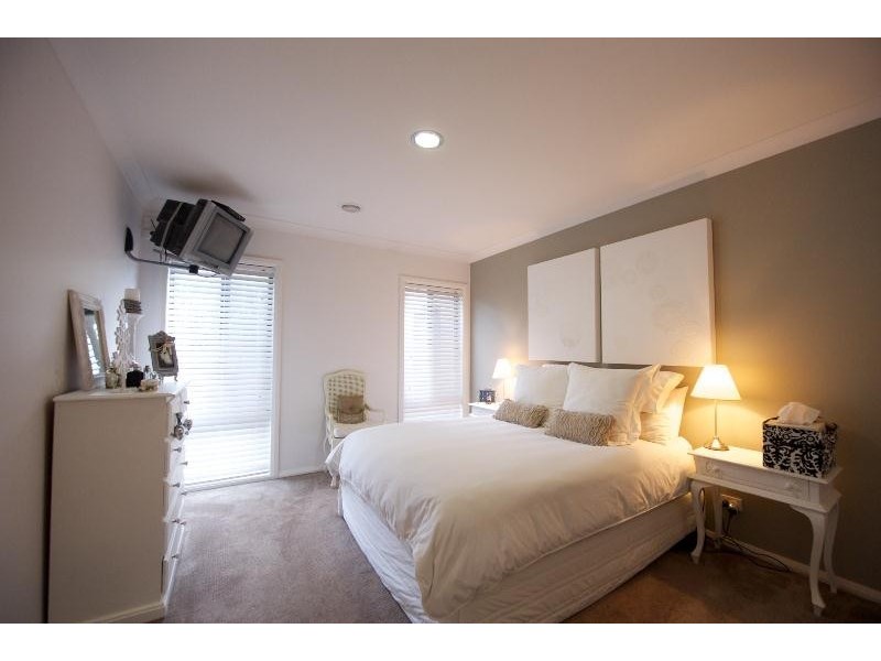 10 PAPERBARK COURT, Thurgoona NSW 2640