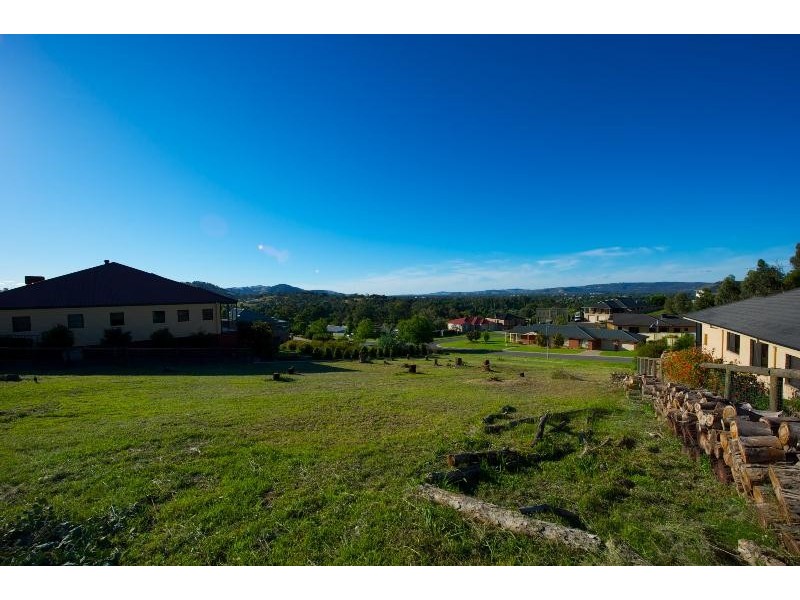 17 DONNINGTON DRIVE, Wodonga VIC 3690
