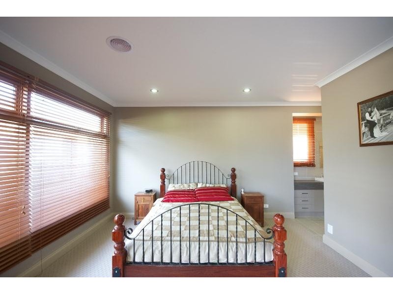 45 GOLFLINKS AVENUE, Wodonga VIC 3690