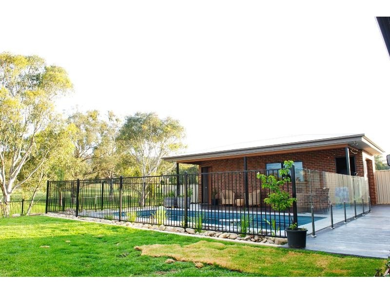 45 GOLFLINKS AVENUE, Wodonga VIC 3690