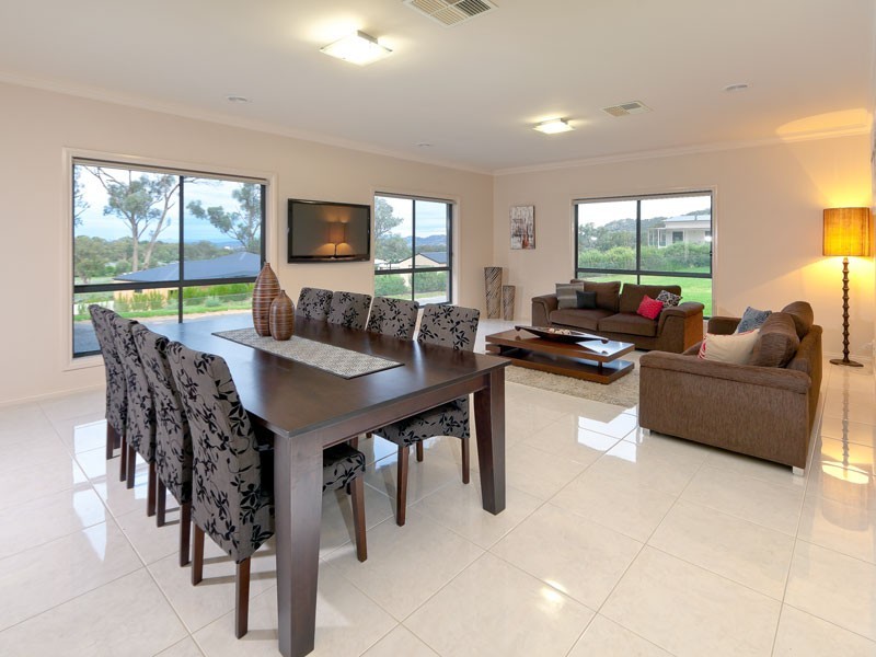 21 LAMBOURN DRIVE, Wodonga VIC 3690