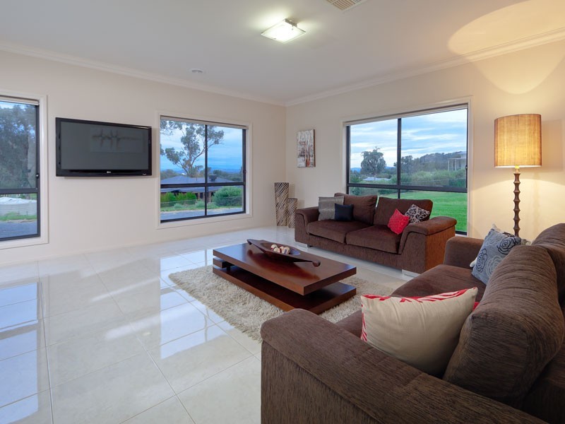 21 LAMBOURN DRIVE, Wodonga VIC 3690