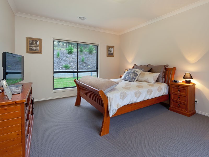 21 LAMBOURN DRIVE, Wodonga VIC 3690