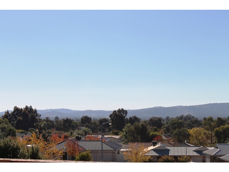 6 LATROBE COURT, Wodonga VIC 3690