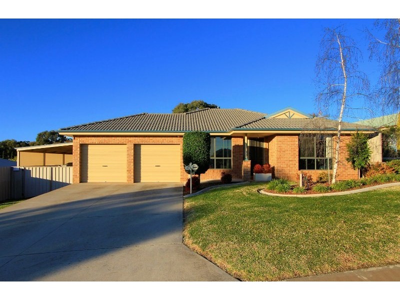 30 HICKORY STREET, Thurgoona NSW 2640