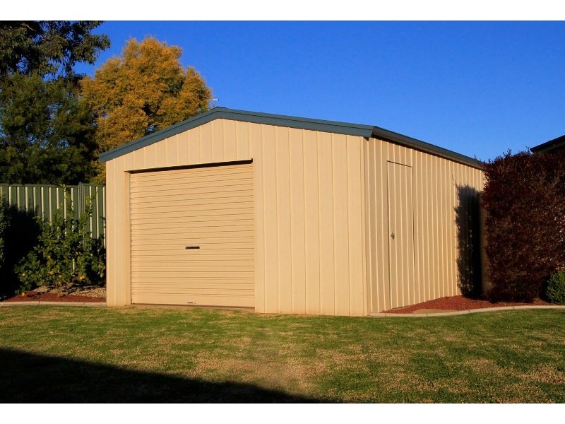 30 HICKORY STREET, Thurgoona NSW 2640