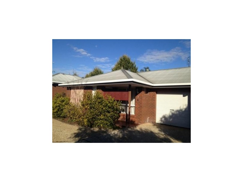 2/3 Kingfisher Drive, Wodonga VIC 3690
