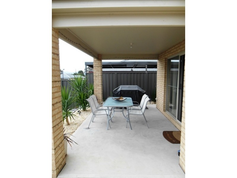 2 LYSTERFIELD LANE, Wodonga VIC 3690