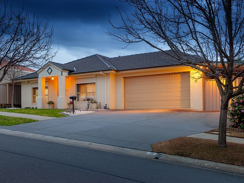 10 BISQUE COURT, Wodonga VIC 3690