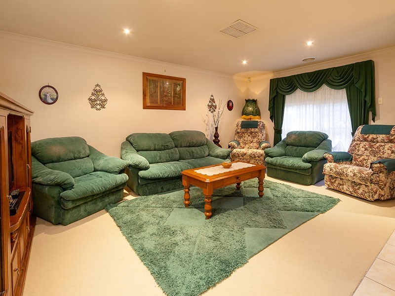 10 BISQUE COURT, Wodonga VIC 3690