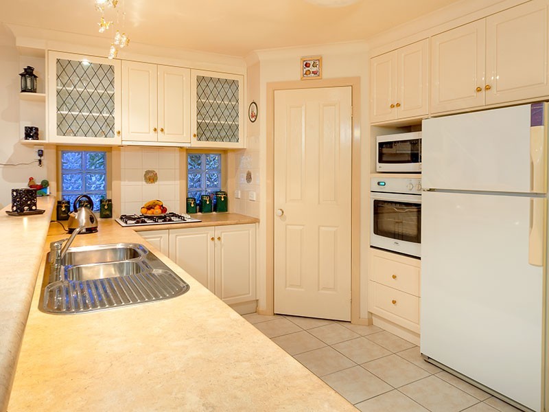 10 BISQUE COURT, Wodonga VIC 3690