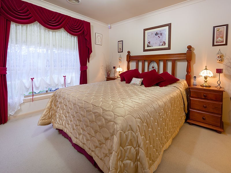 10 BISQUE COURT, Wodonga VIC 3690