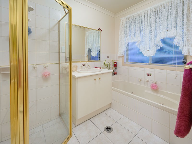 10 BISQUE COURT, Wodonga VIC 3690