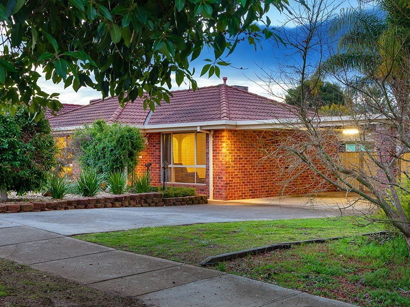 6 AZURE DRIVE, Wodonga VIC 3690