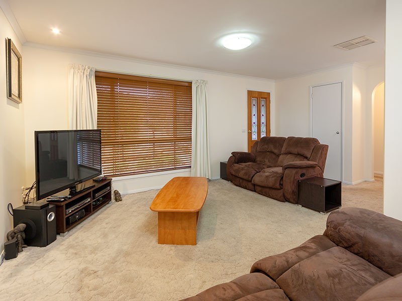 6 AZURE DRIVE, Wodonga VIC 3690