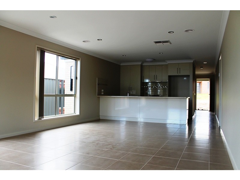 2 LYSTERFIELD LANE, Wodonga VIC 3690