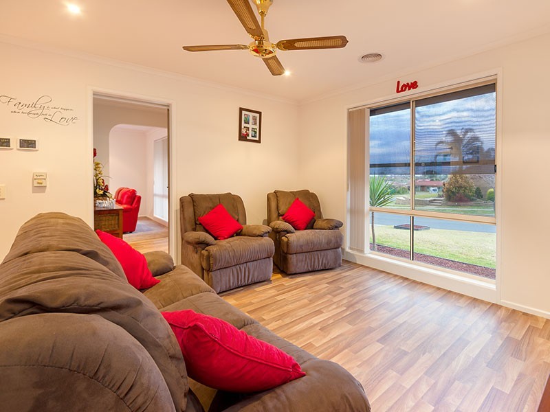 1 AZURE DRIVE, Wodonga VIC 3690