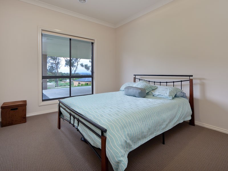 21 LAMBOURN DRIVE, Wodonga VIC 3690