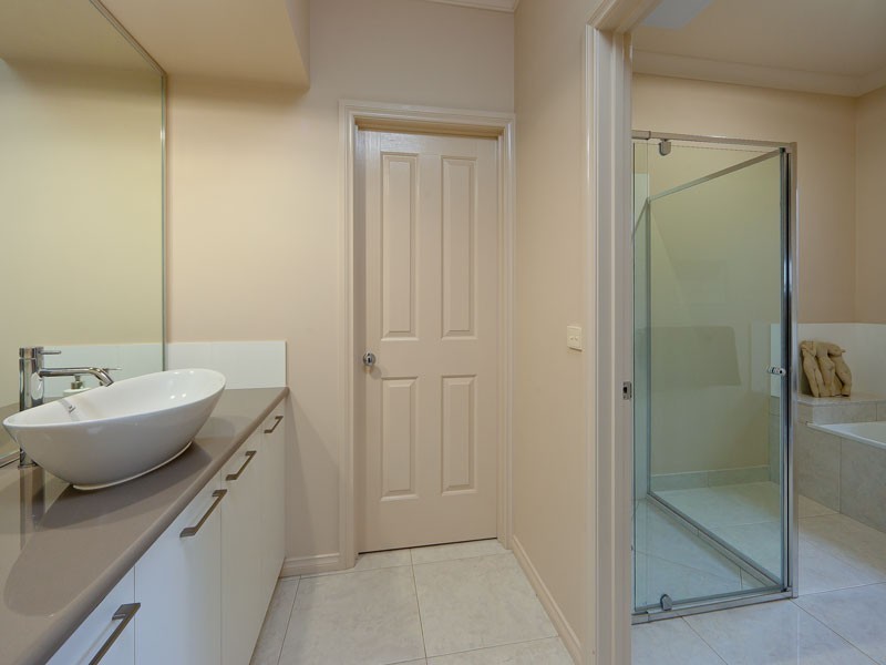 21 LAMBOURN DRIVE, Wodonga VIC 3690