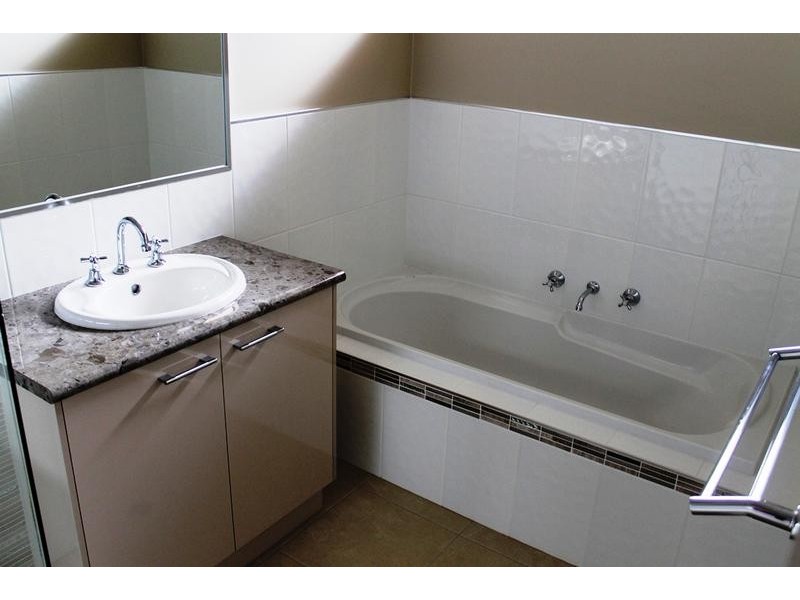 6 Silky Oak Avenue, Wodonga VIC 3690