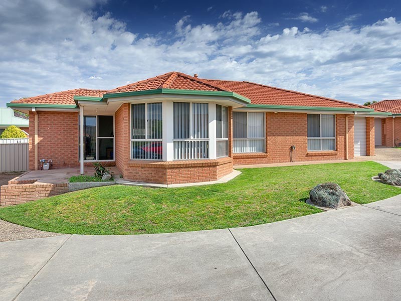 UNIT 2/48 MAYFAIR DRIVE, Wodonga VIC 3690