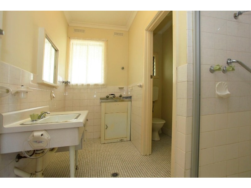 2/239 BEECHWORTH ROAD, Wodonga VIC 3690