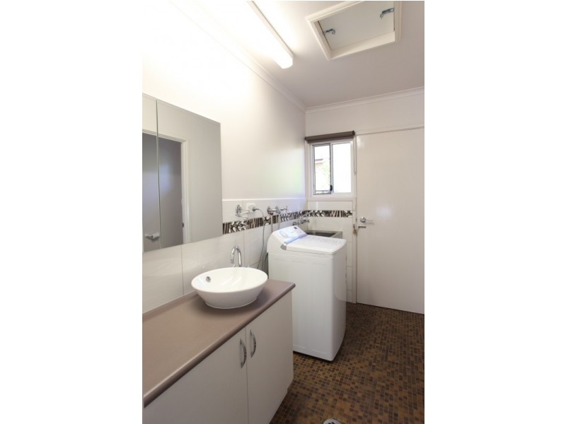 UNIT 2/336 WEIDNER CRESCENT, Albury NSW 2640