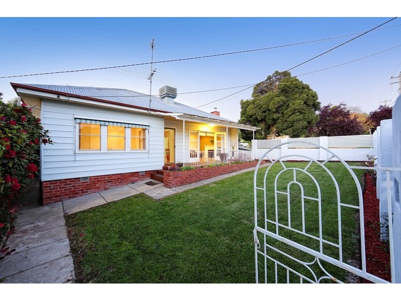 228 WALSH STREET, Albury NSW 2640