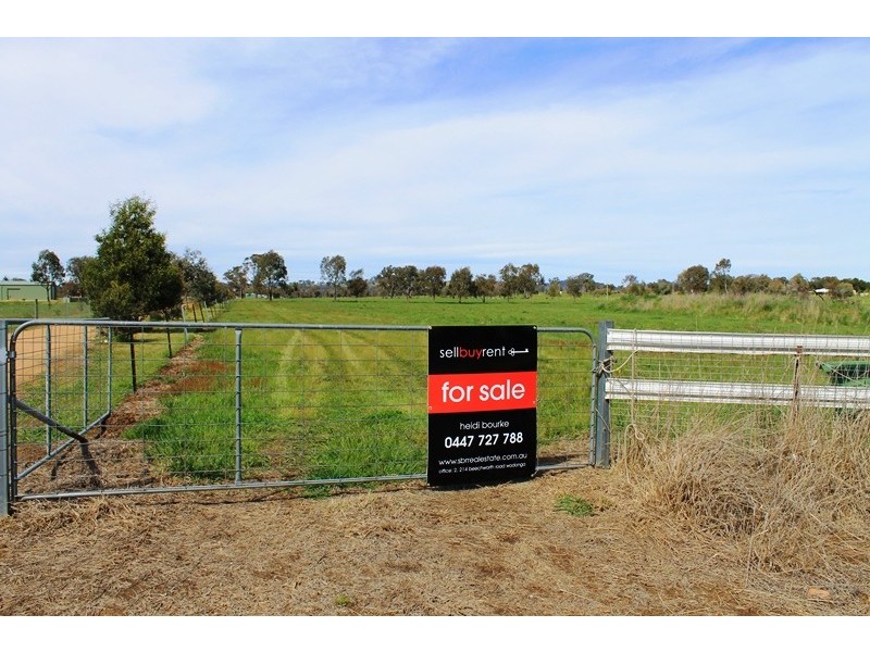 228. PERRYMAN LANE, Table Top NSW 2640