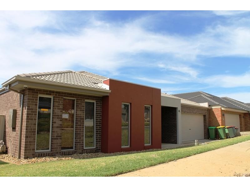 16 Maygar Avenue, Wodonga VIC 3690