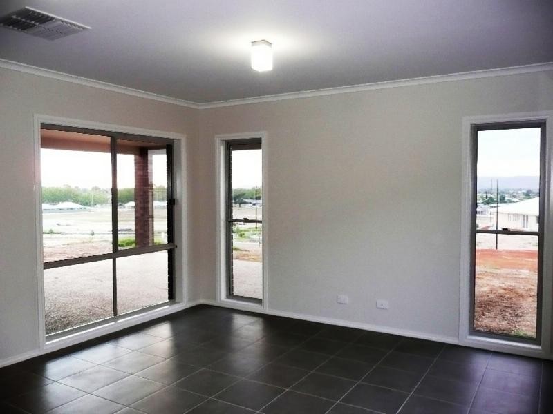 16 Maygar Avenue, Wodonga VIC 3690