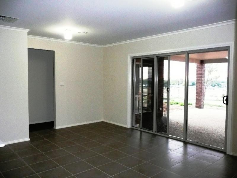 16 Maygar Avenue, Wodonga VIC 3690