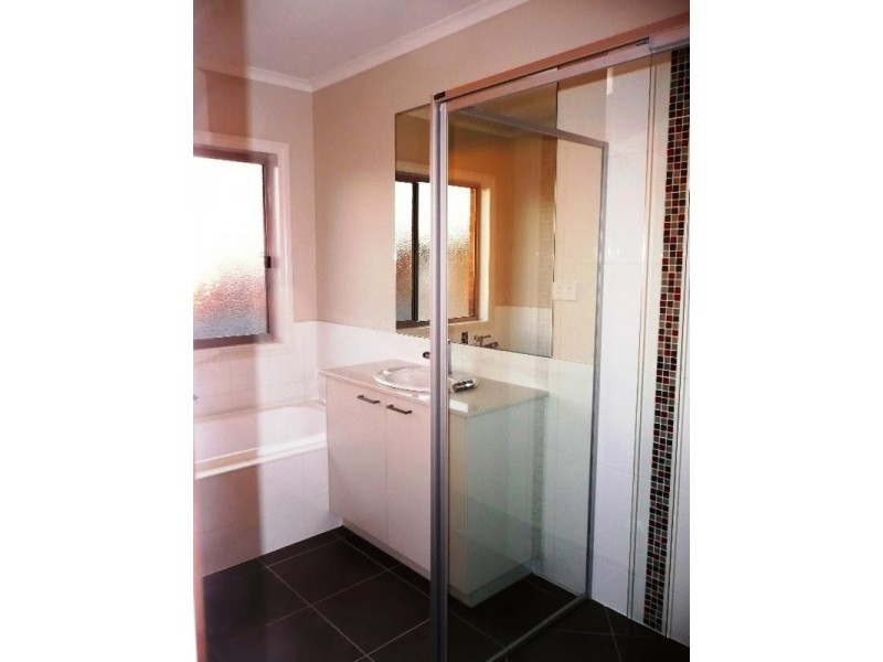 16 Maygar Avenue, Wodonga VIC 3690