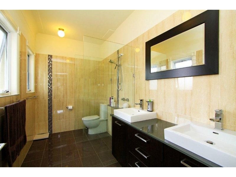 76 Charles Street, Wodonga VIC 3690