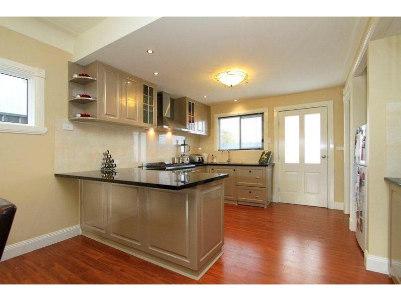 76 Charles Street, Wodonga VIC 3690