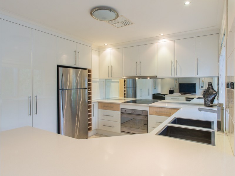 17 AVONDALE DRIVE, Wodonga VIC 3690