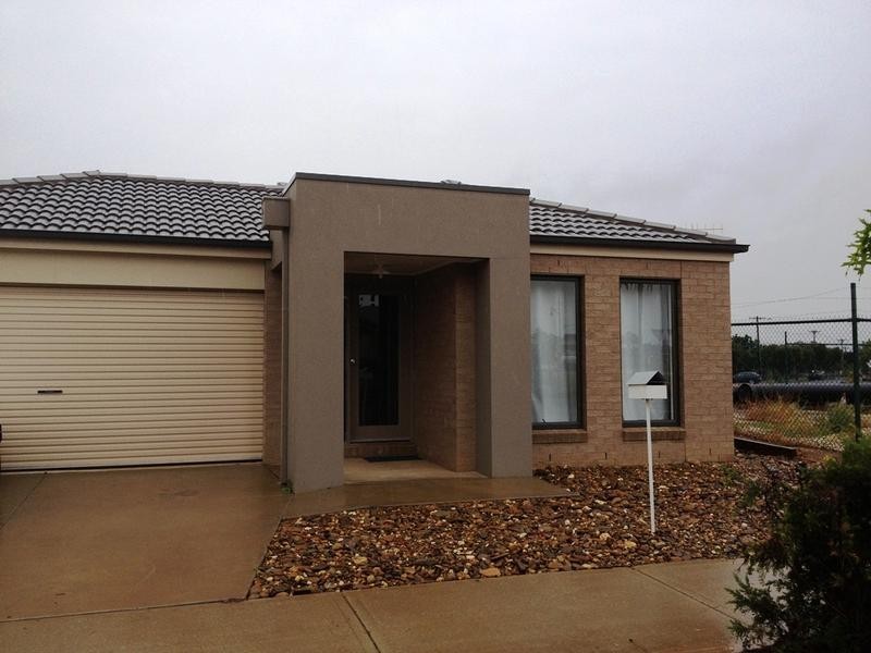 76 VICTORIA CROSS PARADE, Wodonga VIC 3690