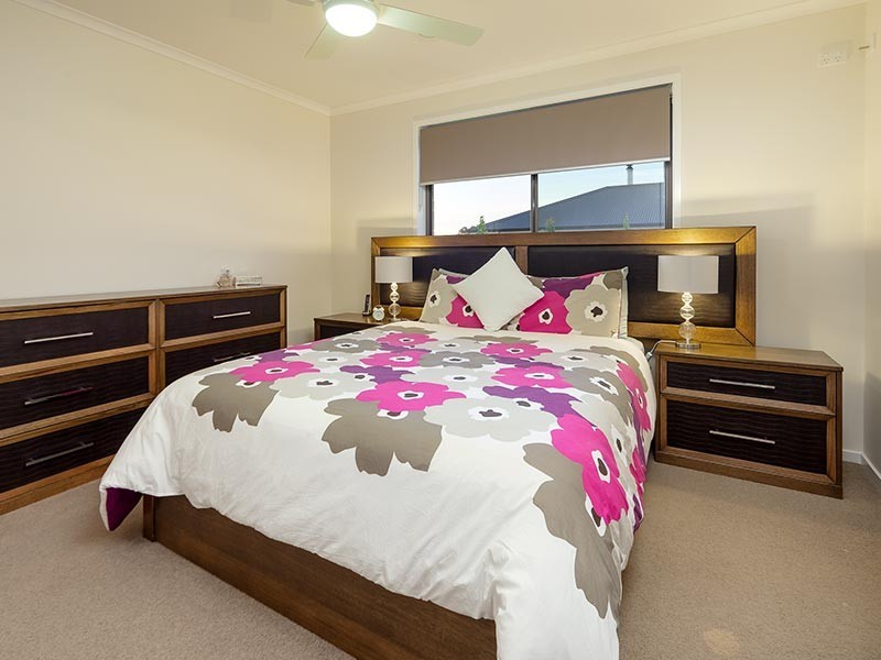 42 BREMER AVENUE, Wodonga VIC 3690
