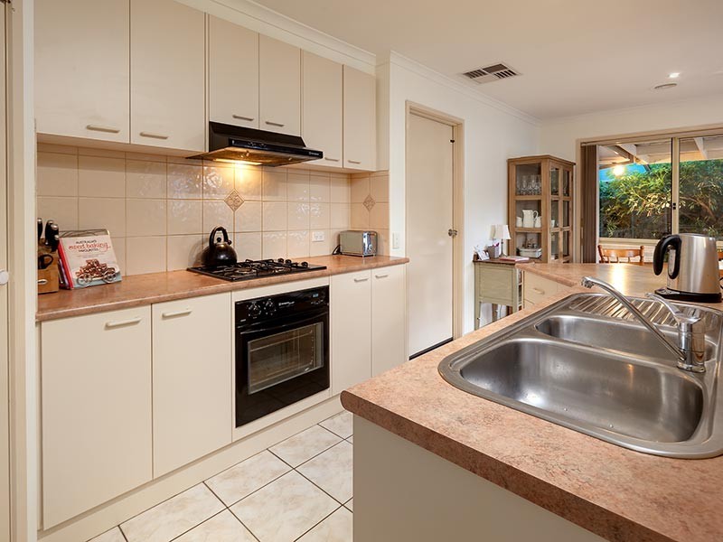 27 DALTON AVENUE, Wodonga VIC 3690