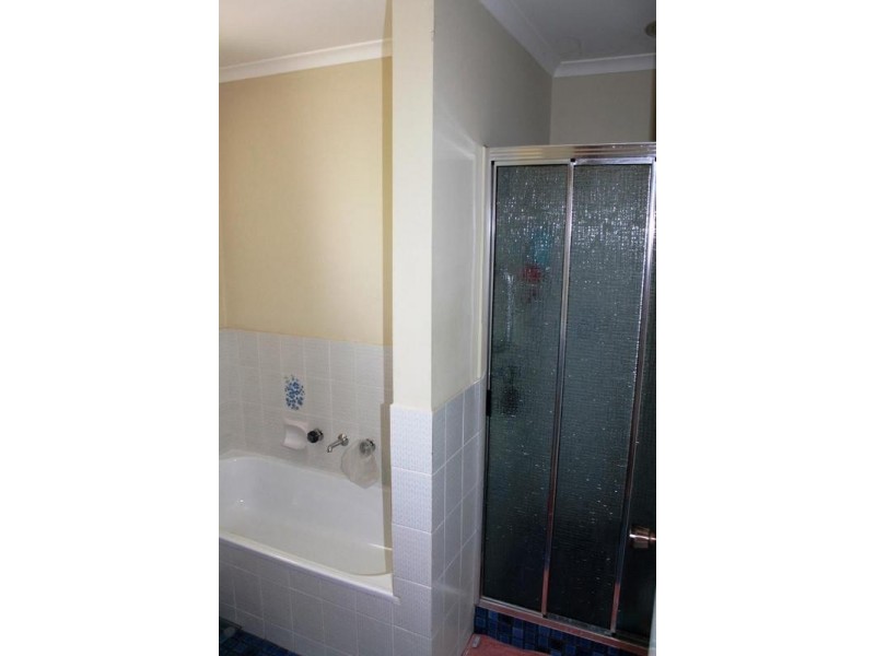 2/3 Emerald Avenue, Wodonga VIC 3690