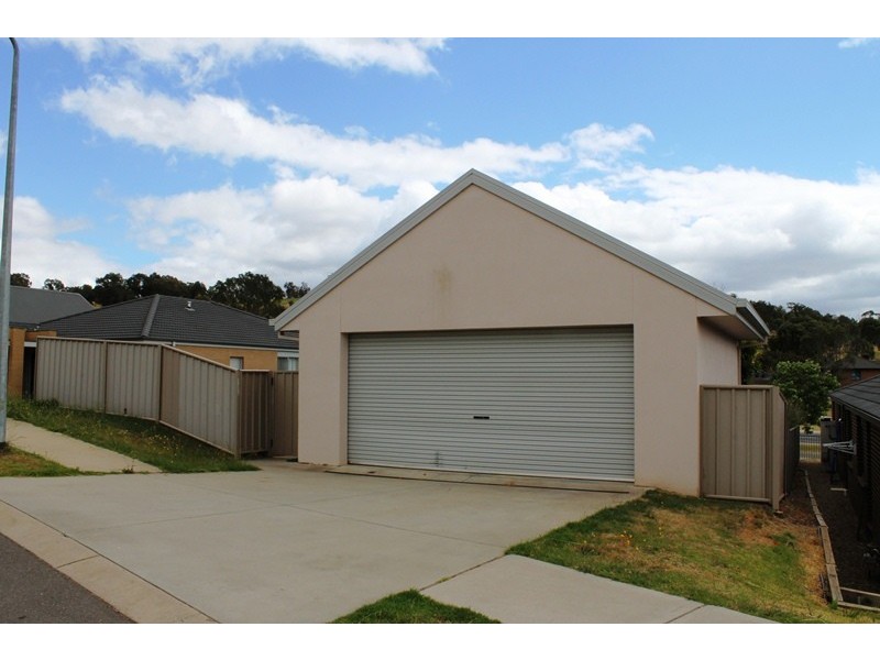 93 YARRALUMLA DRIVE, Wodonga VIC 3690