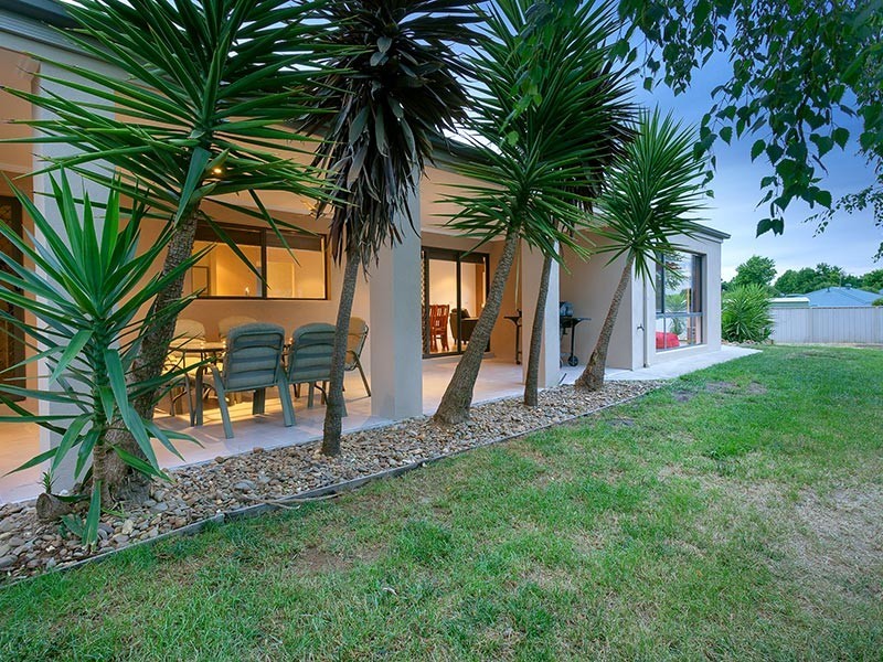 16 HEMLOCK COURT, Baranduda VIC 3691
