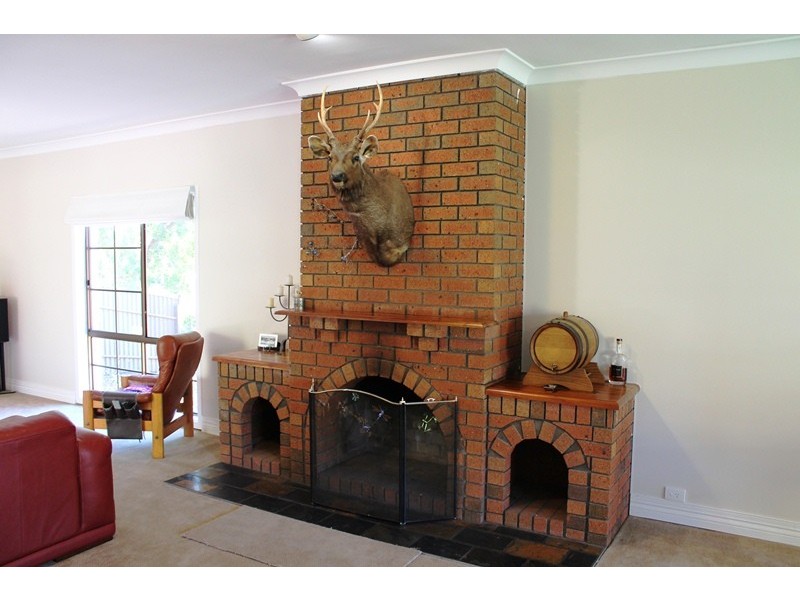 27 Barton Street, Wodonga VIC 3690